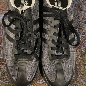 Samoa Adidas sneakers